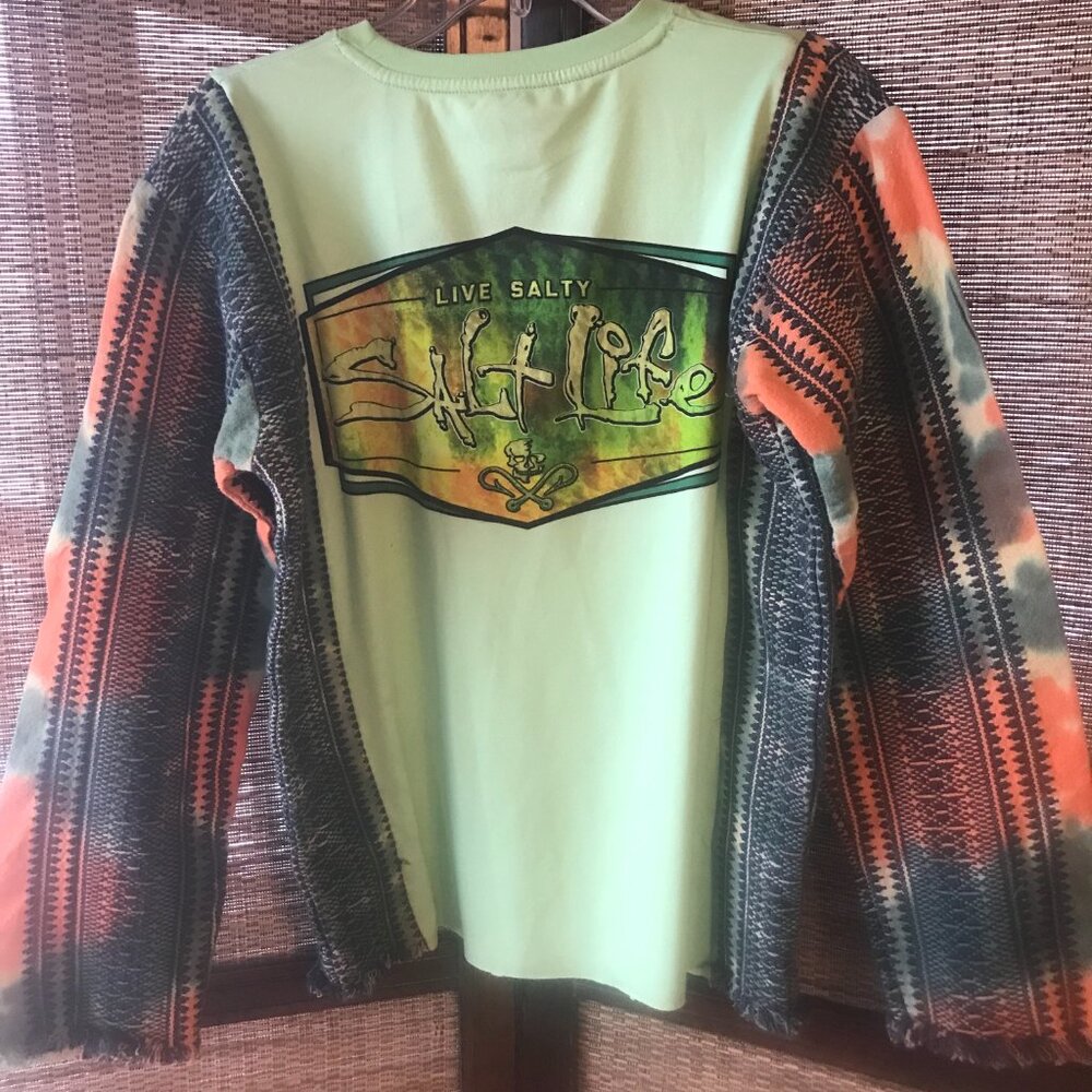 Reworked Beachy Tee Shirt, Upcycled Ocean Graphic Sweatshirt Size XS to Small - Picture 9 of 13